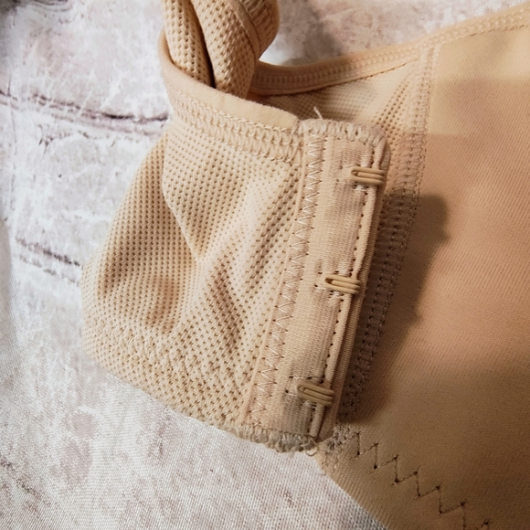 Wacoal Simone Nude Underwire Bra 38DD Adjustable Strap Sporty - Picture 5 of 11